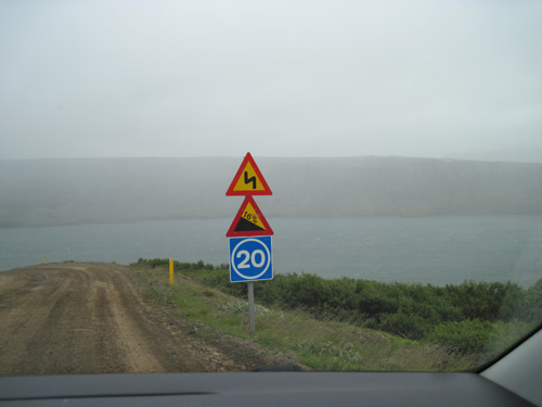 Man darf sowieso nur 20km/h fahren.